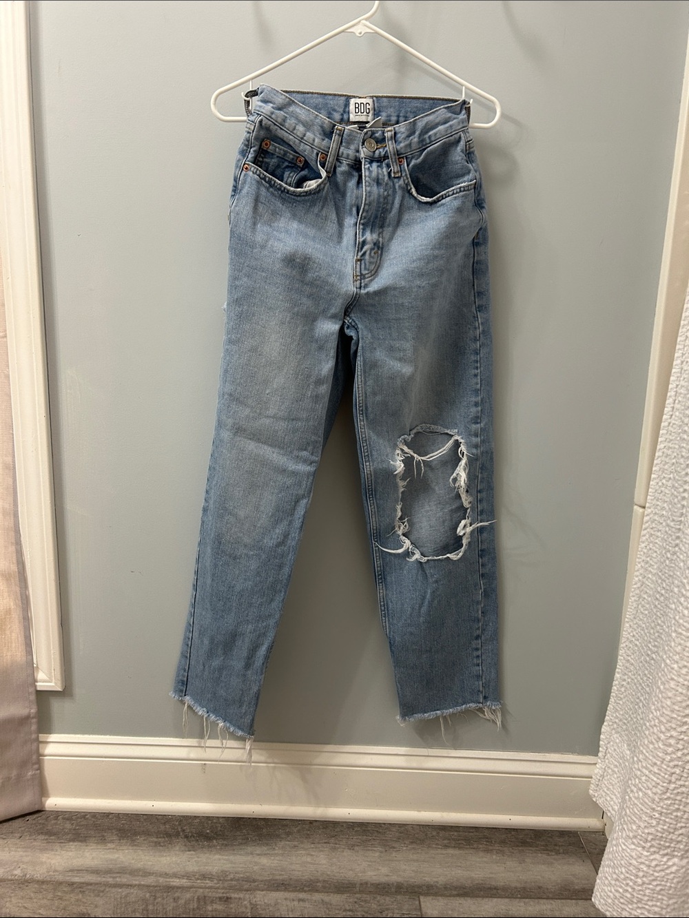 BDG Light Blue Straight Leg Jeans with Distressed Knee